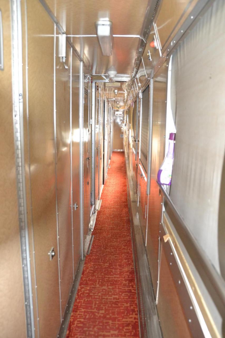 Le Train Des Reves Hotel Dracy-Saint-Loup Esterno foto