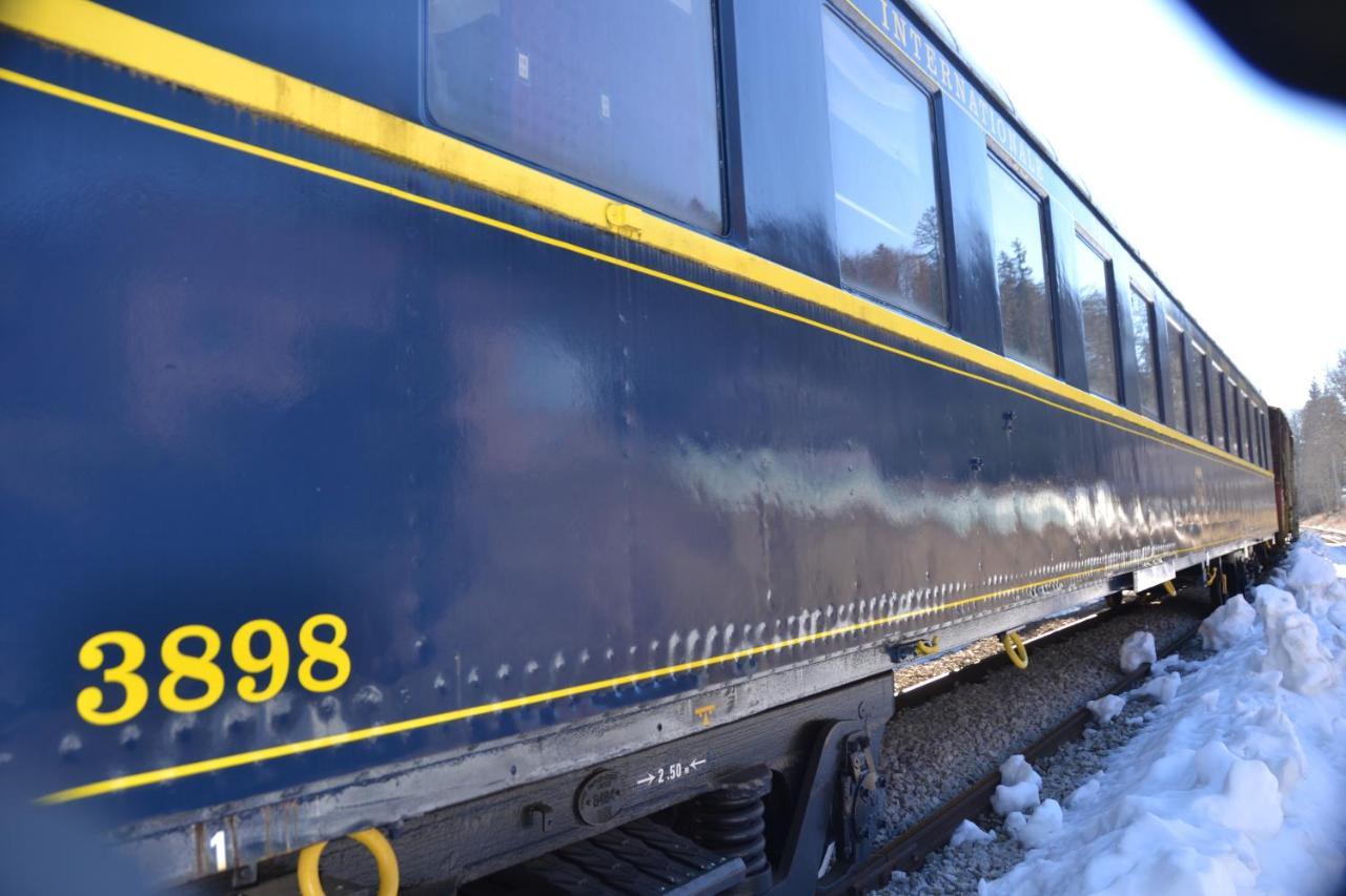 Le Train Des Reves Hotel Dracy-Saint-Loup Esterno foto