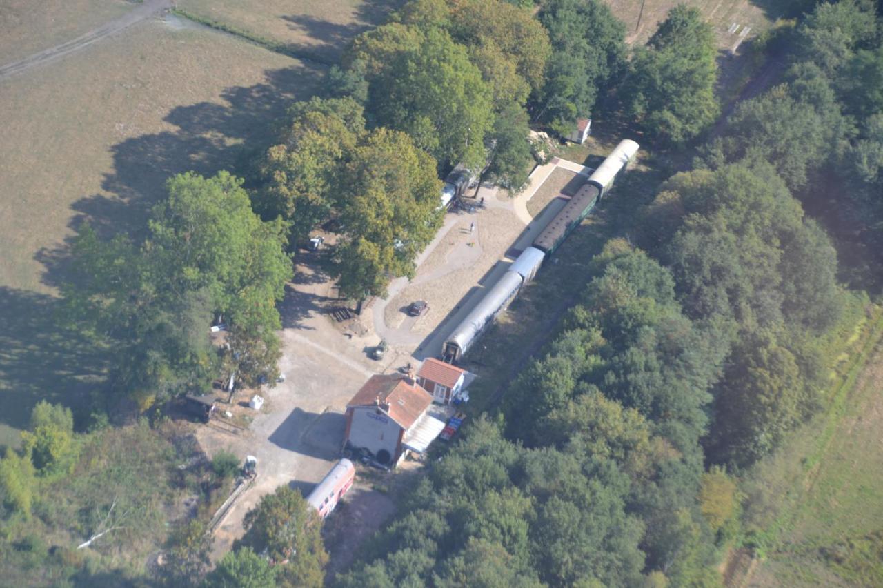 Le Train Des Reves Hotel Dracy-Saint-Loup Esterno foto